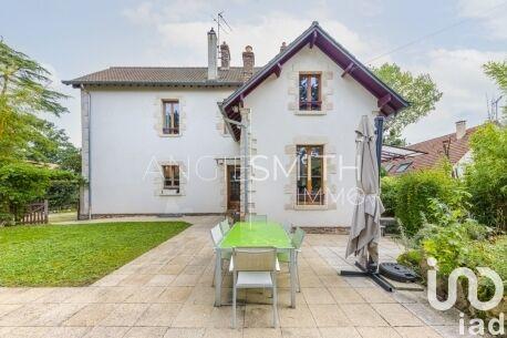 Maison - 223 m² - 10 pièces