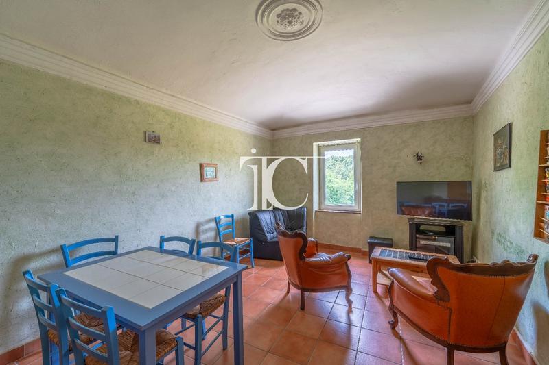 Maison - 354 m² - 14 pièces