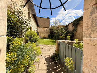 Maison - 216 m² - 9 pièces