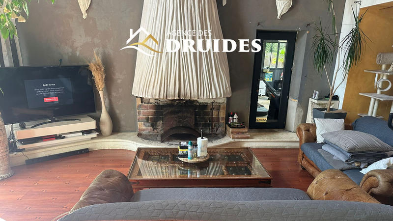 Maison - 235 m² - 8 pièces