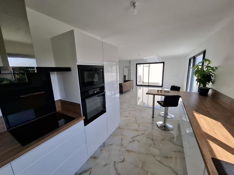 Maison - 103 m² - 4 pièces