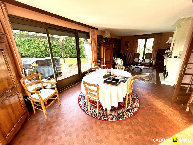 Maison traditionnelle - 180 m² - 7 pièces