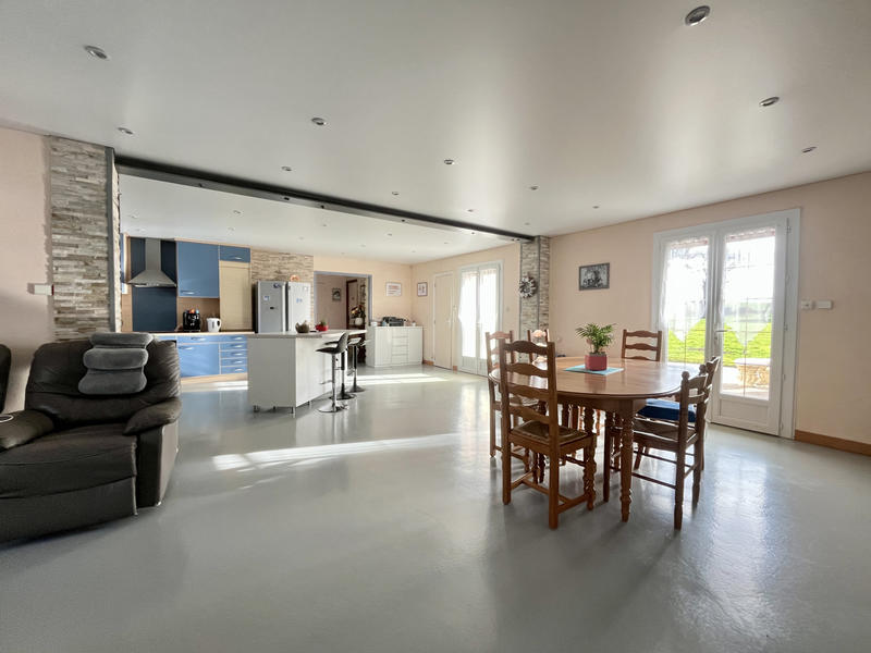 Maison - 160 m² - 8 pièces