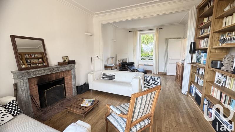 Maison - 261 m² - 12 pièces