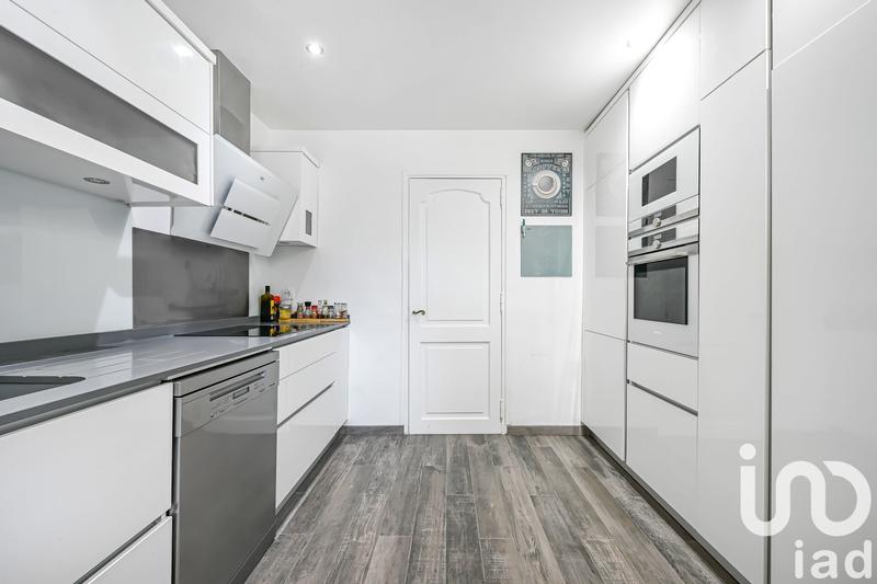 Maison - 240 m² - 11 pièces