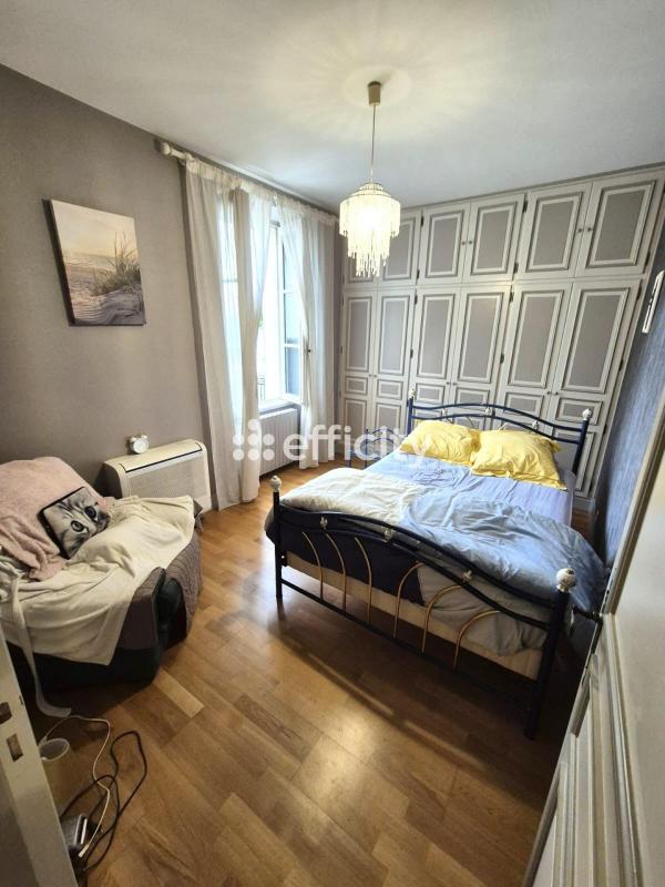 Maison - 345 m² - 14 pièces