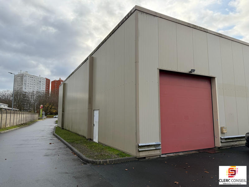 Local d'activités - 200 m²