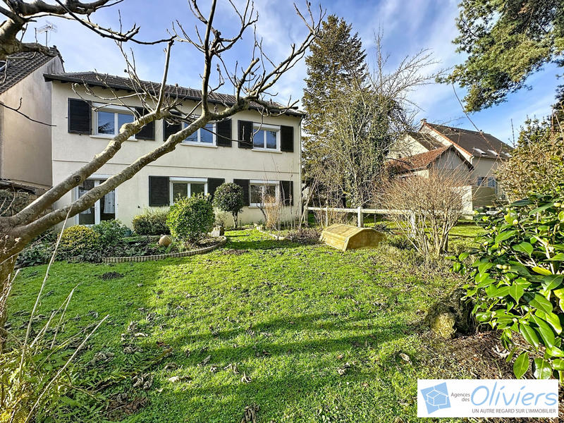 Maison traditionnelle - 140 m² - 7 pièces