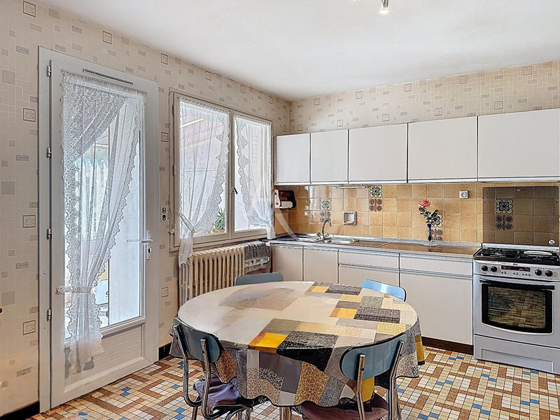 Maison - 92 m² - 5 pièces