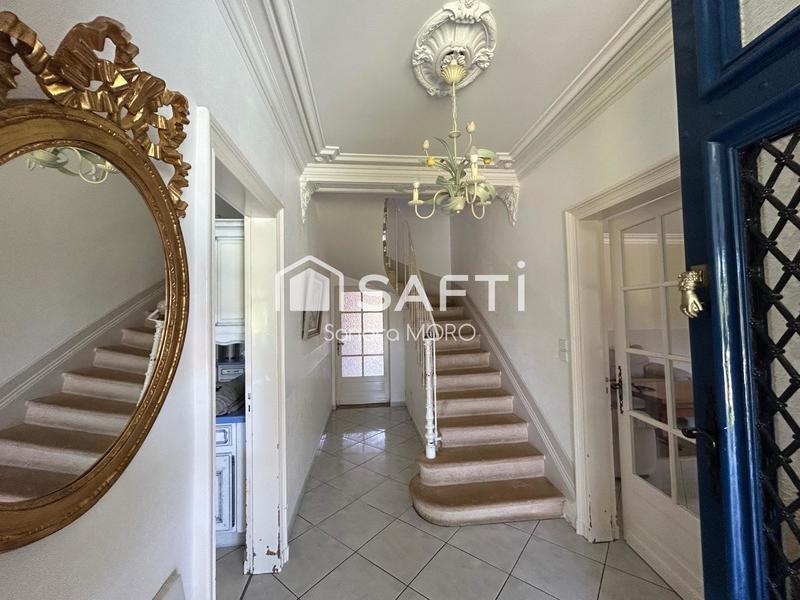 Maison de maîtres - 350 m² - 10 pièces