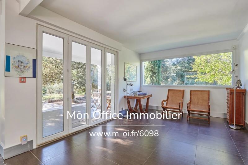 Villa - 240 m² - 6 pièces