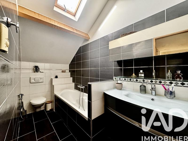 Maison - 163 m² - 7 pièces