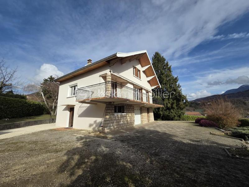 Villa - 230 m² - 6 pièces