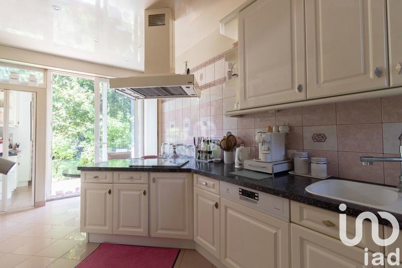 Maison - 238 m² - 10 pièces