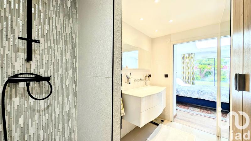 Maison - 185 m² - 7 pièces