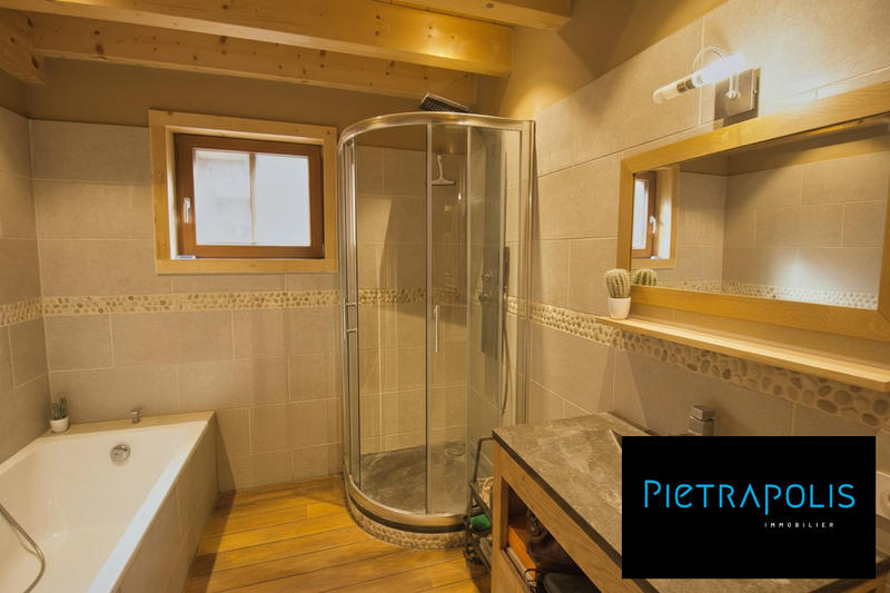 Châlet - 258 m² - 7 pièces