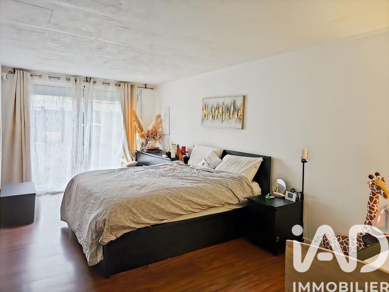 Maison - 185 m² - 9 pièces