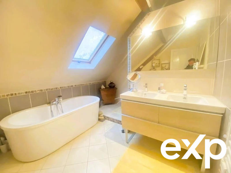 Maison - 146 m² - 7 pièces