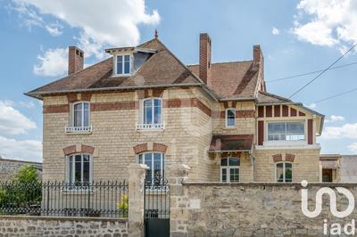 Maison - 248 m² - 9 pièces