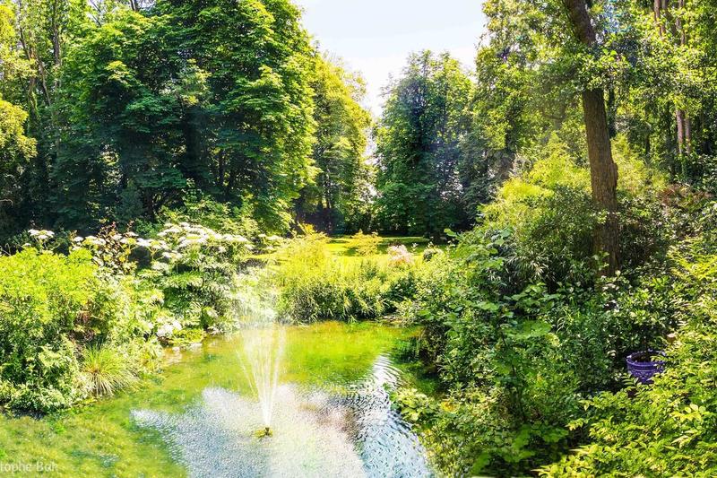 Demeure - 1 736 m² - 30 pièces