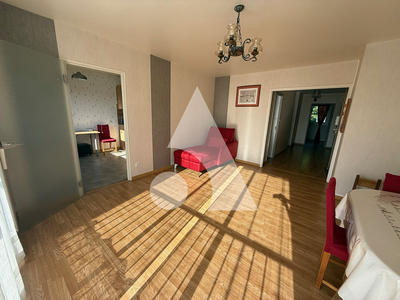 Appartement - 90 m² - 4 pièces