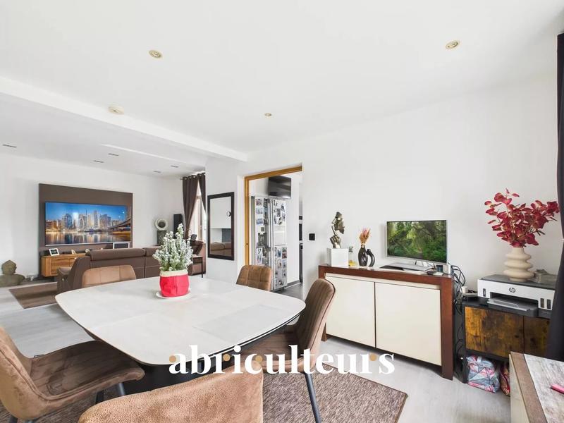 Appartement - 162 m² - 6 pièces