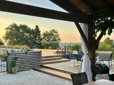 Maison - 292 m² - 11 pièces