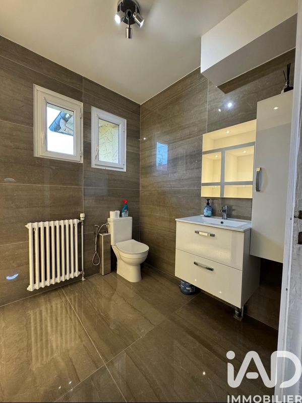 Maison - 320 m² - 8 pièces