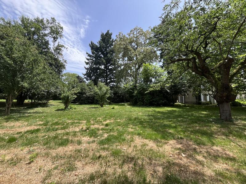 Maison - 330 m² - 10 pièces