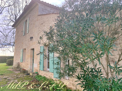Maison - 247 m² - 9 pièces