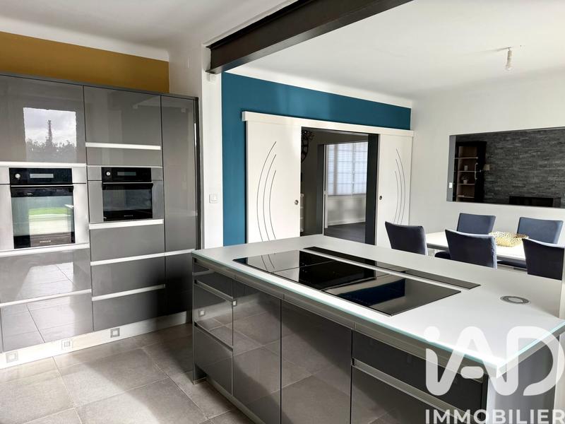 Maison - 196 m² - 7 pièces