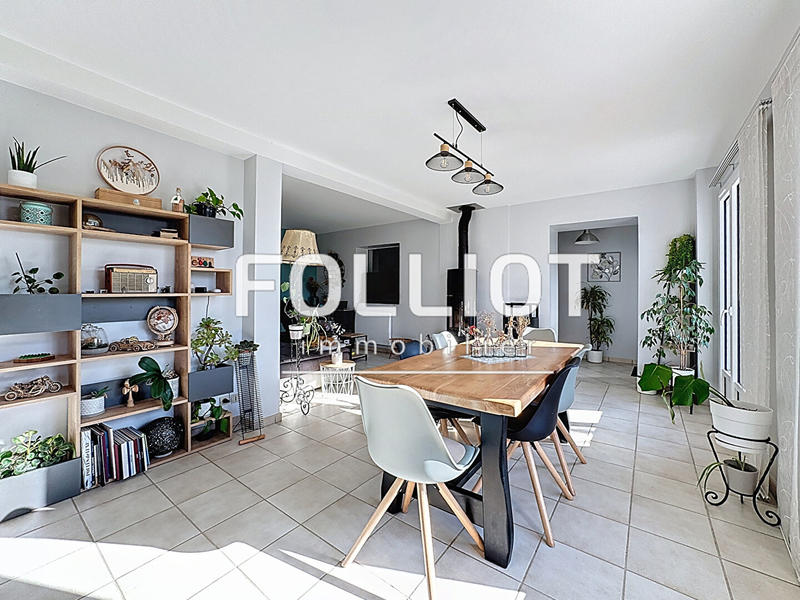 Maison - 140 m² - 8 pièces