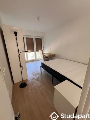 Chambre - 12 m² - 1 pièce