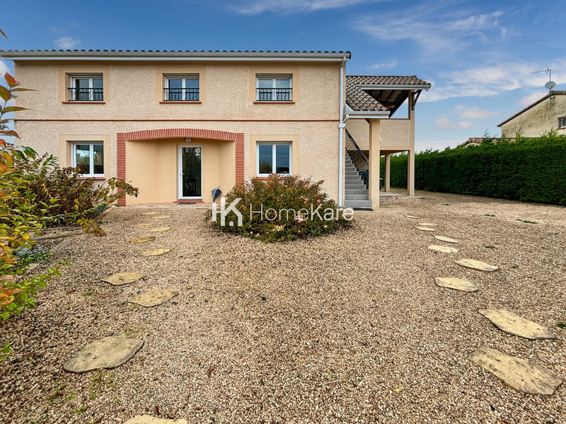 Maison - 180 m² - 9 pièces