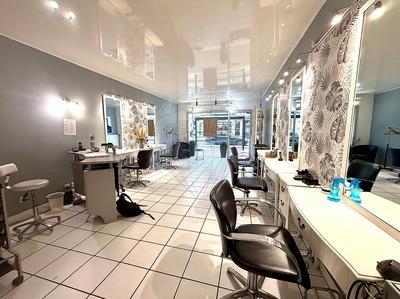 Magasins - 82 m² - 4 pièces