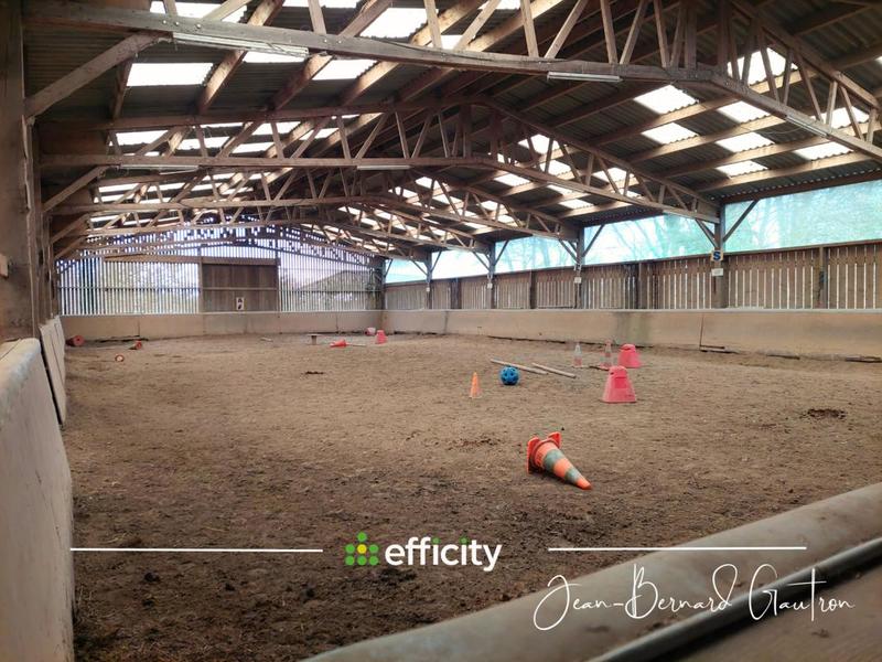 Maison de domaine équestre - 1 391 m² - 2 pièces