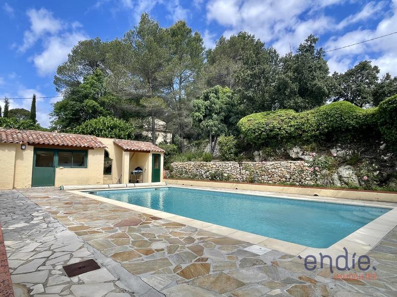 Maison - 190 m² - 6 pièces