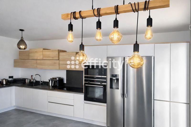 Appartement - 90 m² - 4 pièces