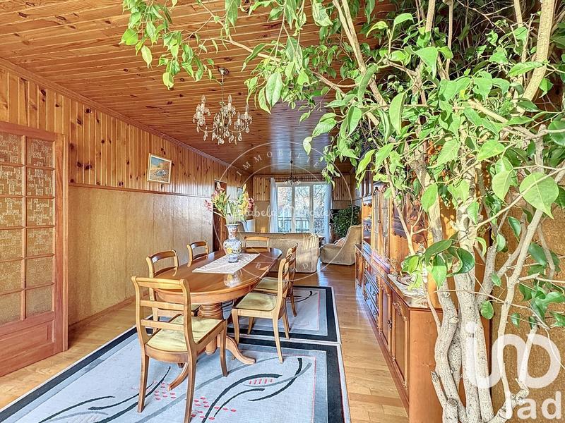 Maison - 185 m² - 7 pièces