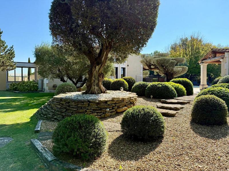 Maison - 300 m² - 6 pièces