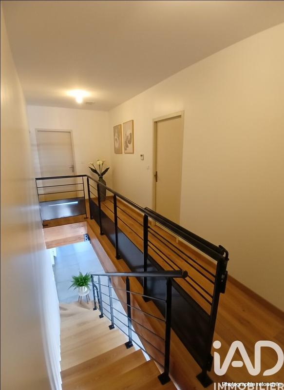 Maison - 305 m² - 8 pièces