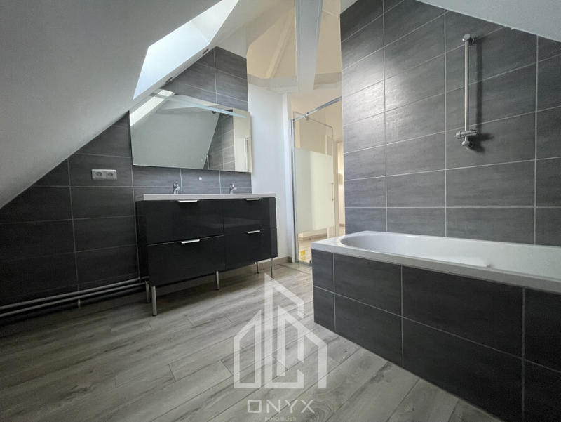 Appartement - 90 m² - 4 pièces