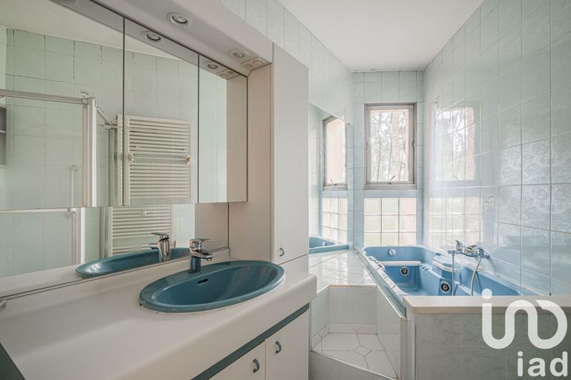 Maison - 216 m² - 5 pièces