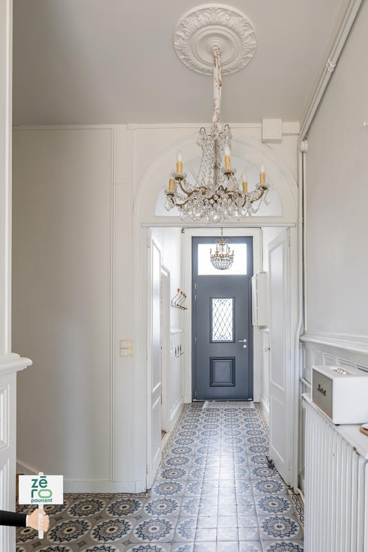 Maison - 256 m² - 8 pièces