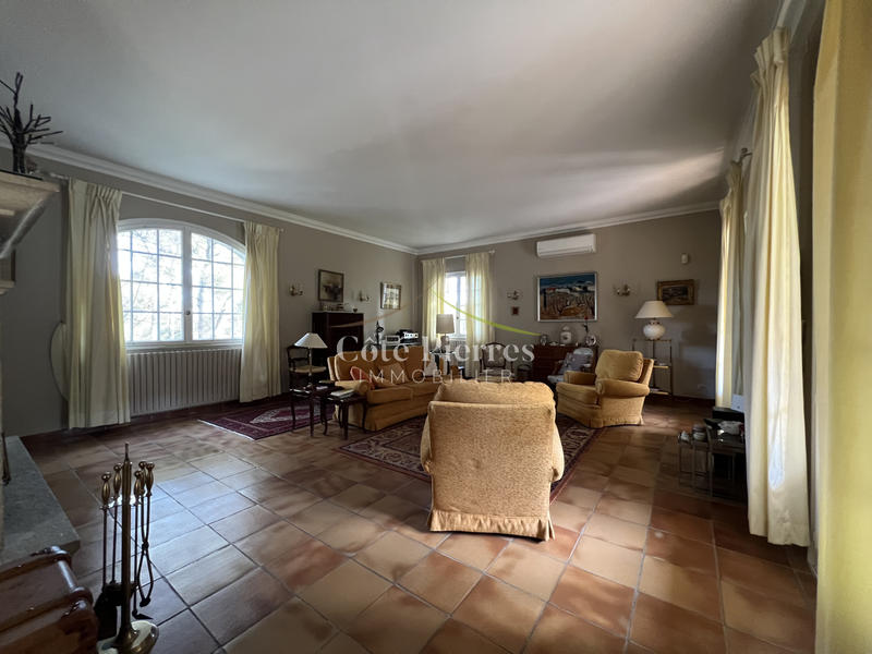 Maison - 268 m² - 8 pièces