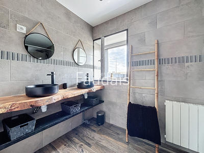 Maison - 95 m² - 5 pièces