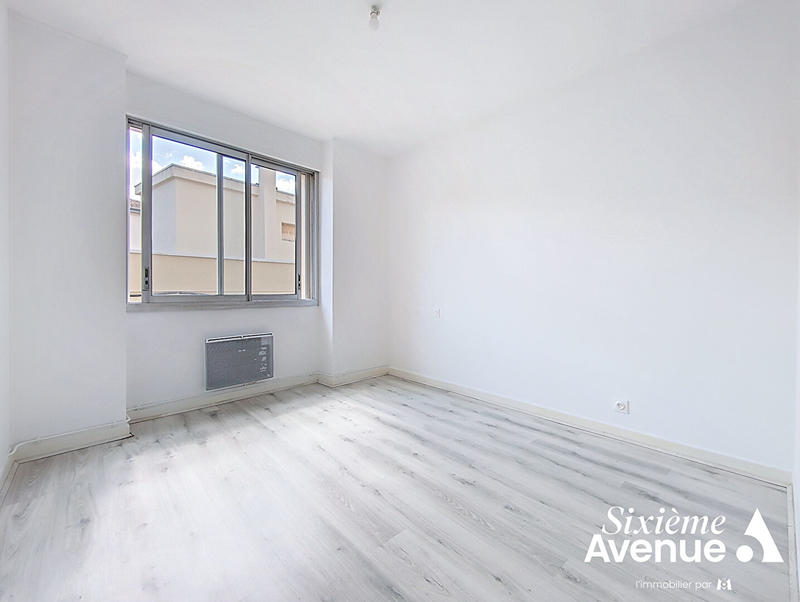 Appartement - 100 m² - 5 pièces