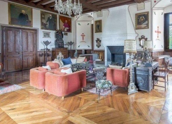 Manoir - 1 500 m² - 25 pièces