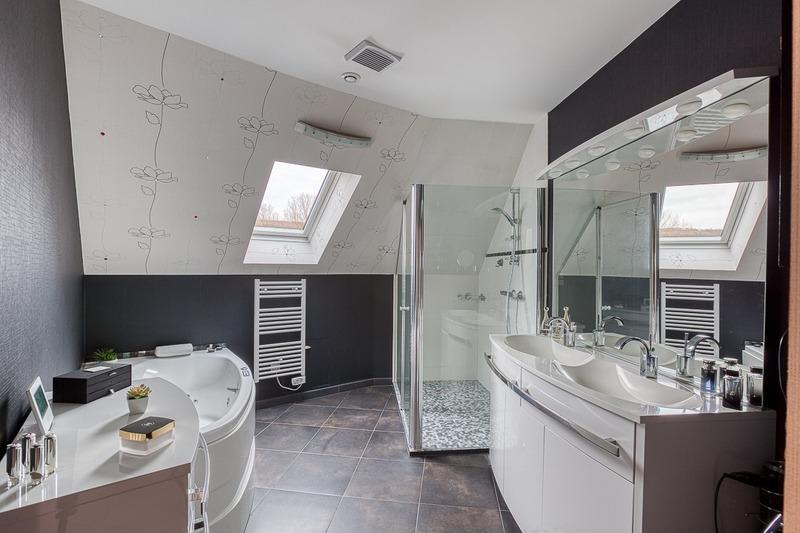 Maison - 281 m² - 8 pièces