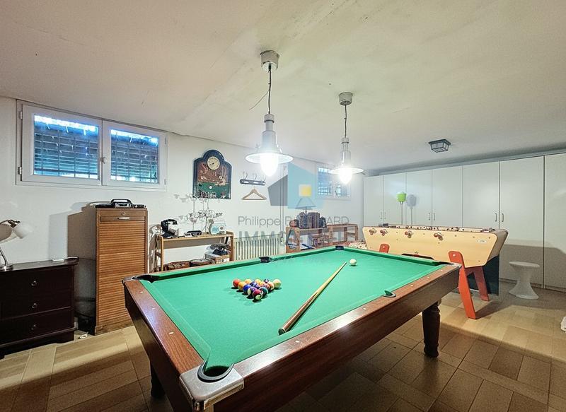 Maison - 169 m² - 9 pièces